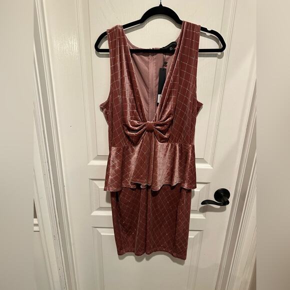 Elegant Blush Pink Peplum Bodycon Dress wi/ Diamond Pattern Women’s Size 2XL NWT - Picture 8 of 10